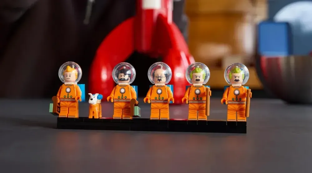 Revealed: 21367 Tintin® Moon Rocket by the LEGO® Ideas ...